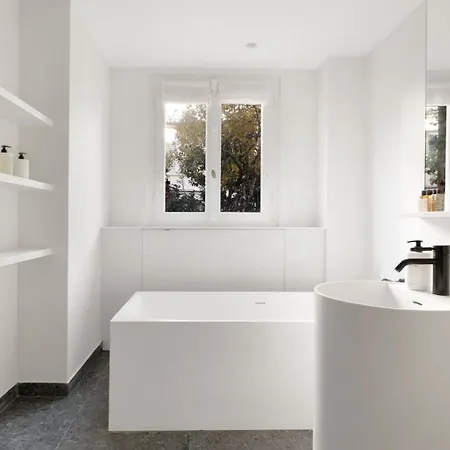 Exclusive Luxury 1br With Ac, Prime 7th Apartment